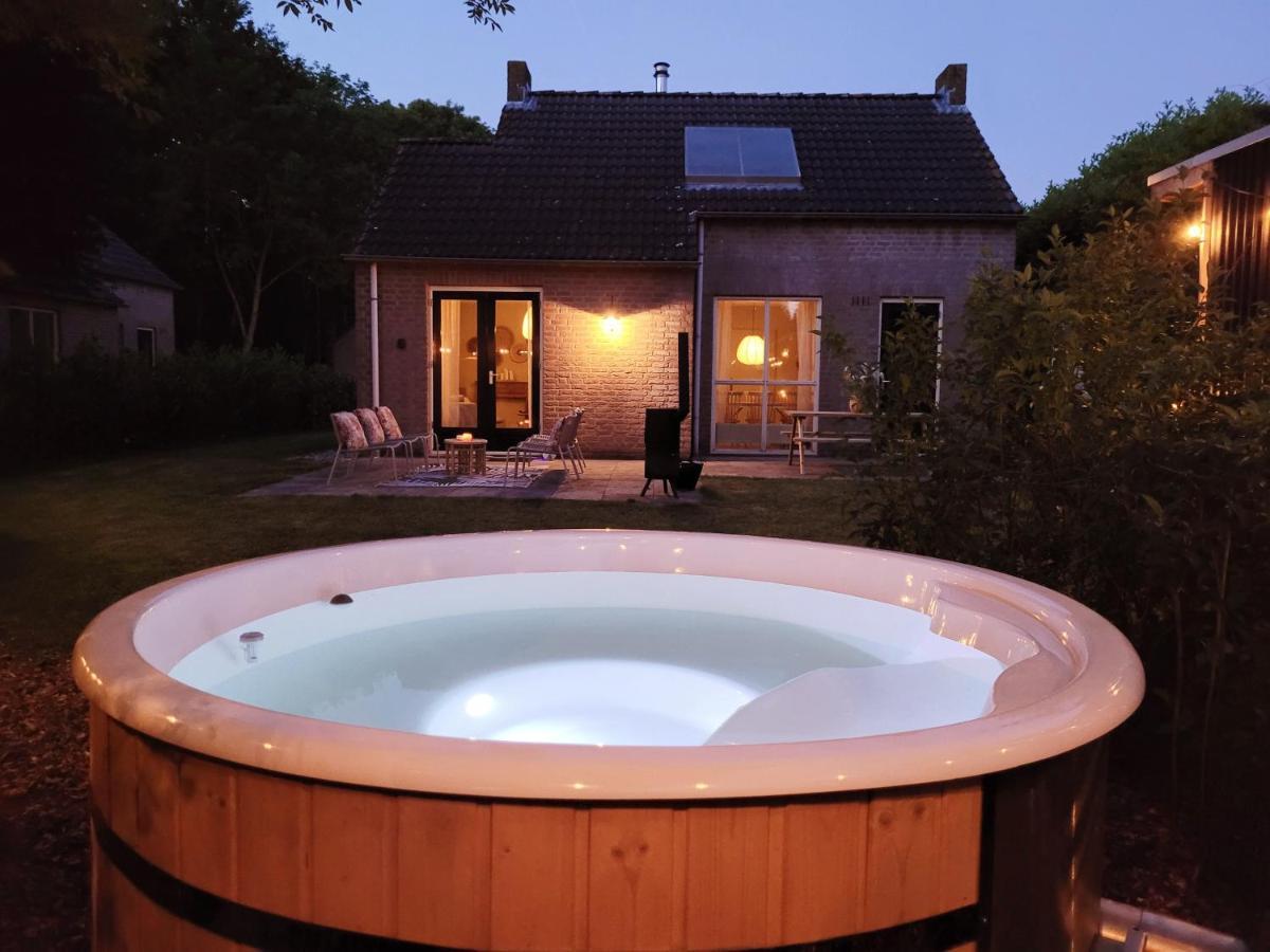 Bohemian Wellness Met Hottub & Sauna Ewijk Eksteriør billede